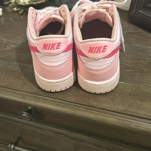 Nike Dunk Low (GS)⭐⭐ "Triple Pink" Barbie - Picture 8 of 8